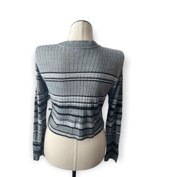 Abound women’s Gray Black stripe long sleeve crop top Sz XL NWT - Picture 4 of 4